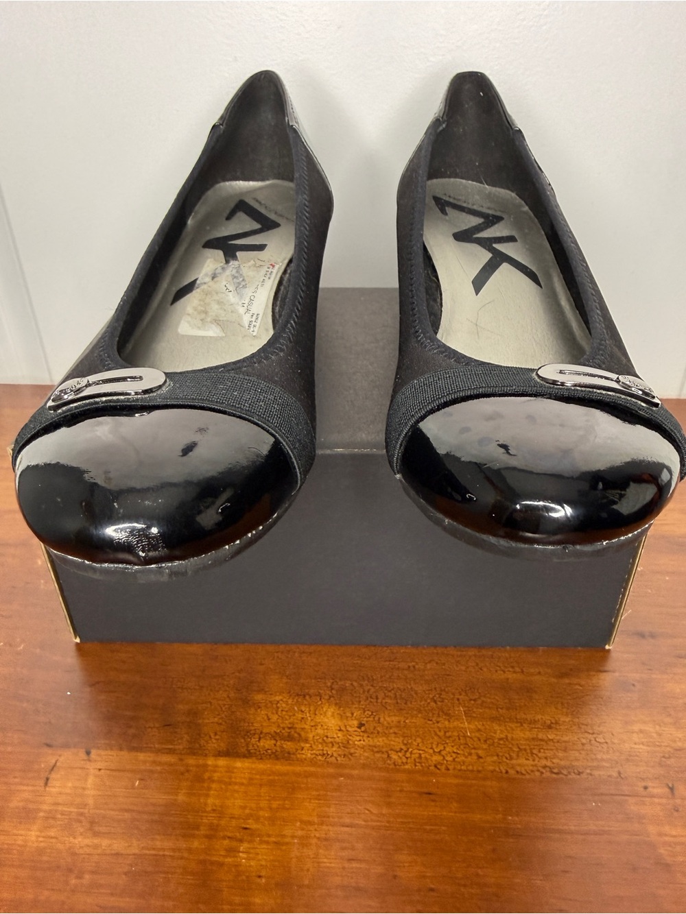 Anne Klein Sport Black Fabric Patent Toe Wedge Flats Comfort Slip-On | GUC - Picture 6 of 9